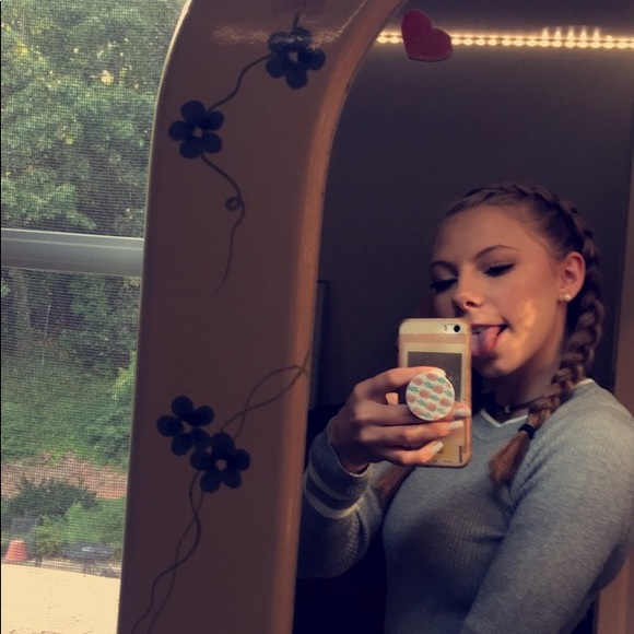 Meet your Posher, Gracie - Picture 1 of 2